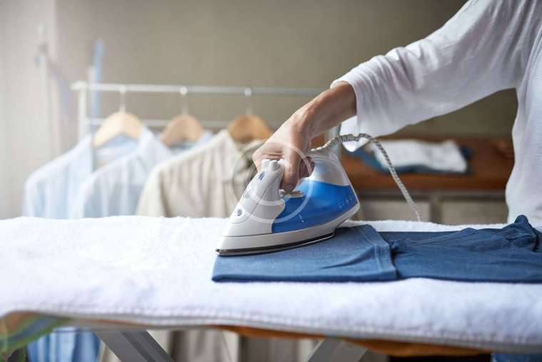 7 Signs You Might Need a Housekeeper